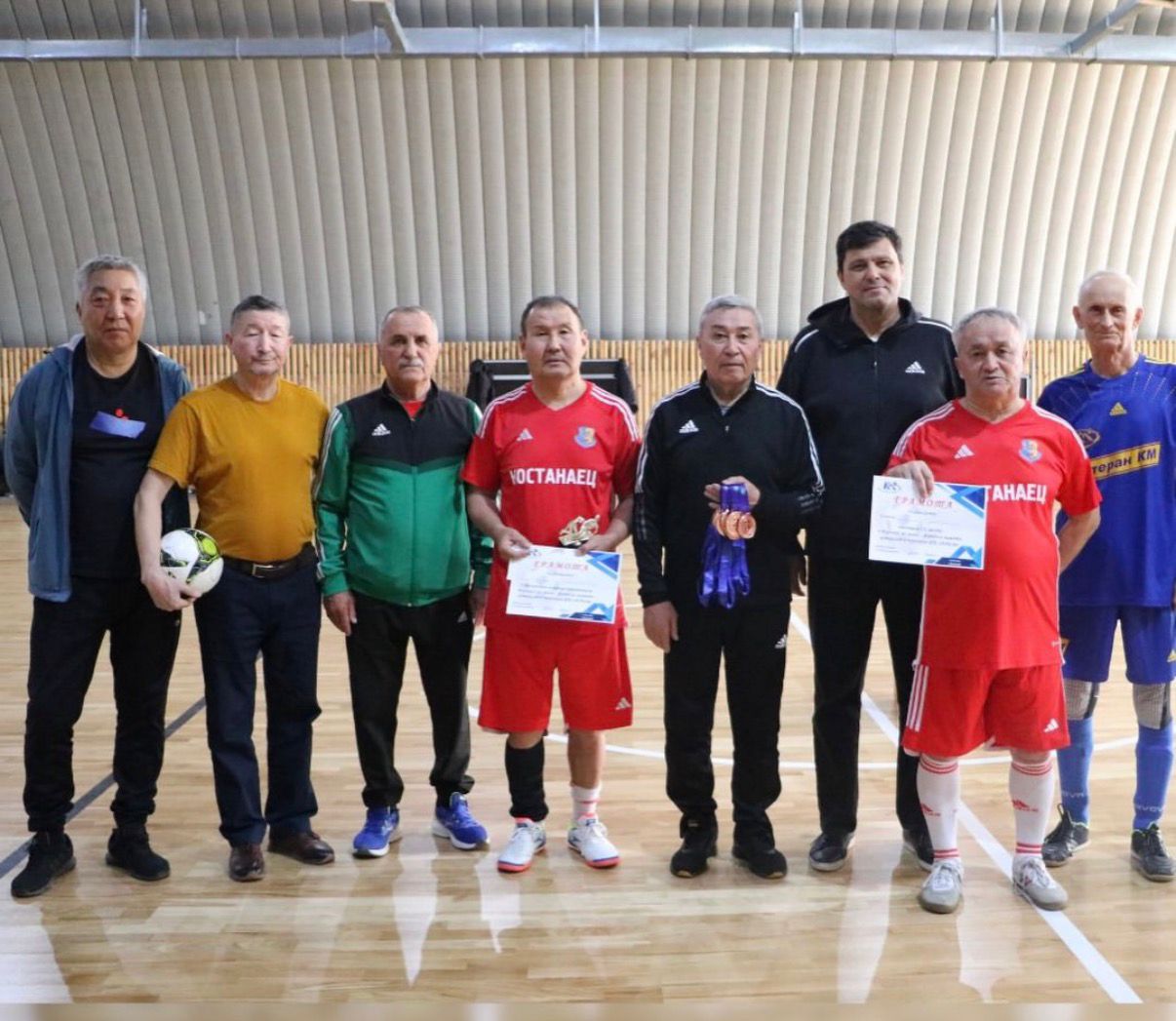 Подробнее о статье Турнир по мини-футболу среди ветеранов, посвящённый памяти футболистов и тренеров ФК «Асбест»